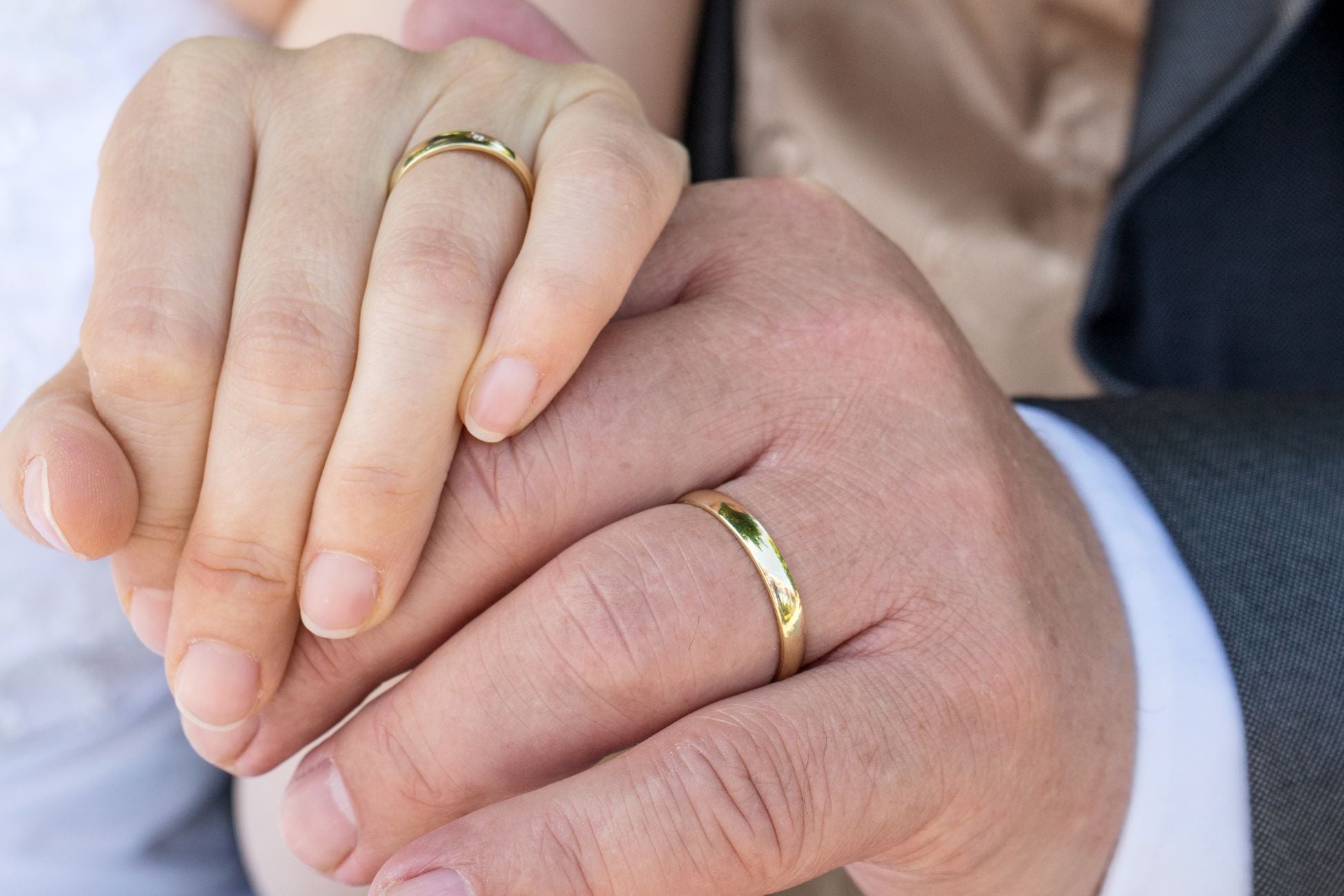 Do Men Purchase Their Own Wedding Rings? A Look at Modern Practices