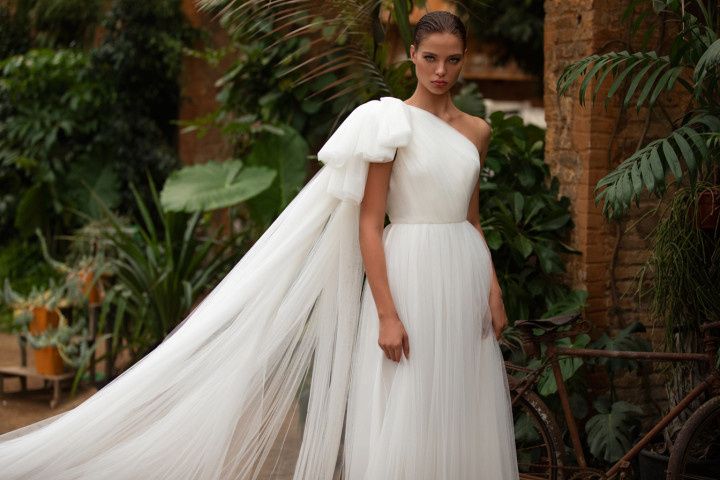 Find the Perfect One Shoulder Wedding Gown for Your Special Day