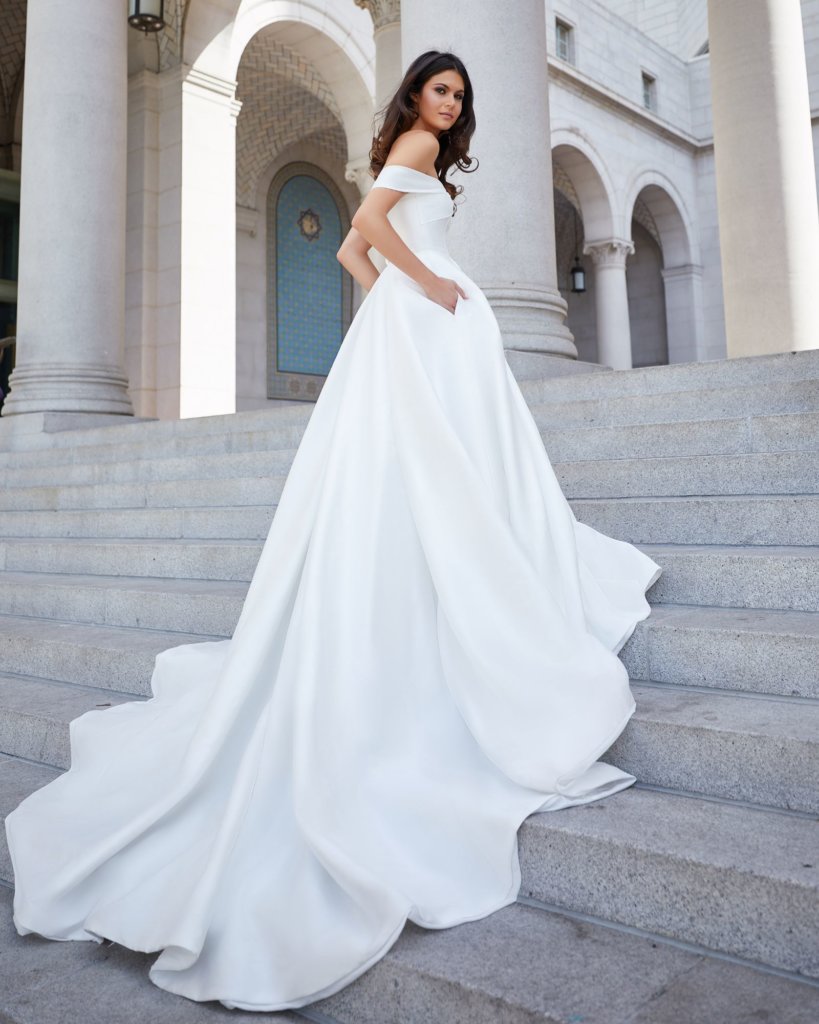 Explore the Elegance of Wedding Dress 2005: A Timeless Bridal Gown