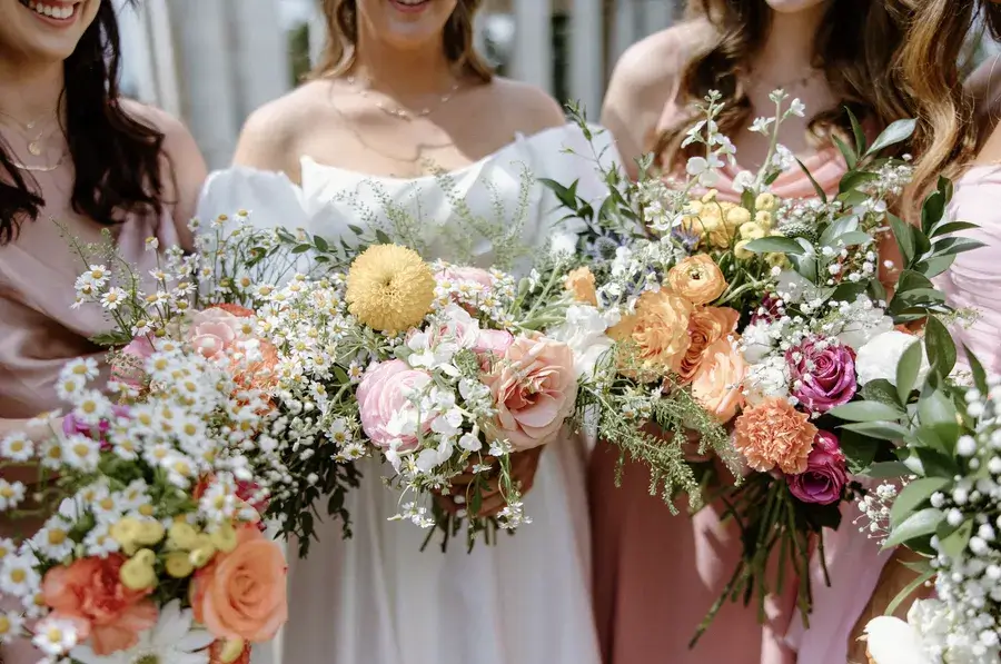 10 Unique Bridesmaid Bouquets That Will WOW Your Wedding Guests