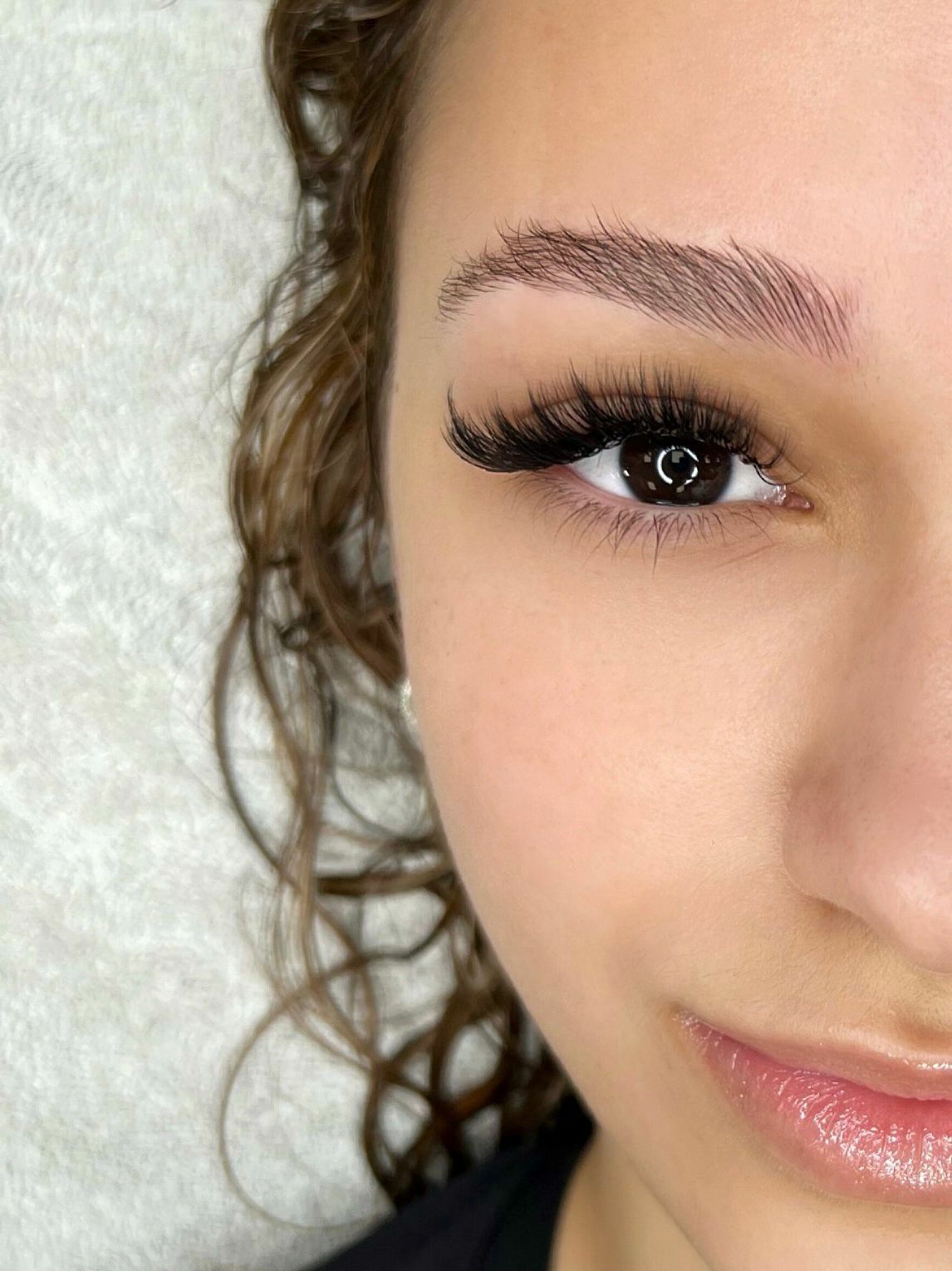 Lash Extensions vs Falsies: Which is Best for Your Wedding Day Look?