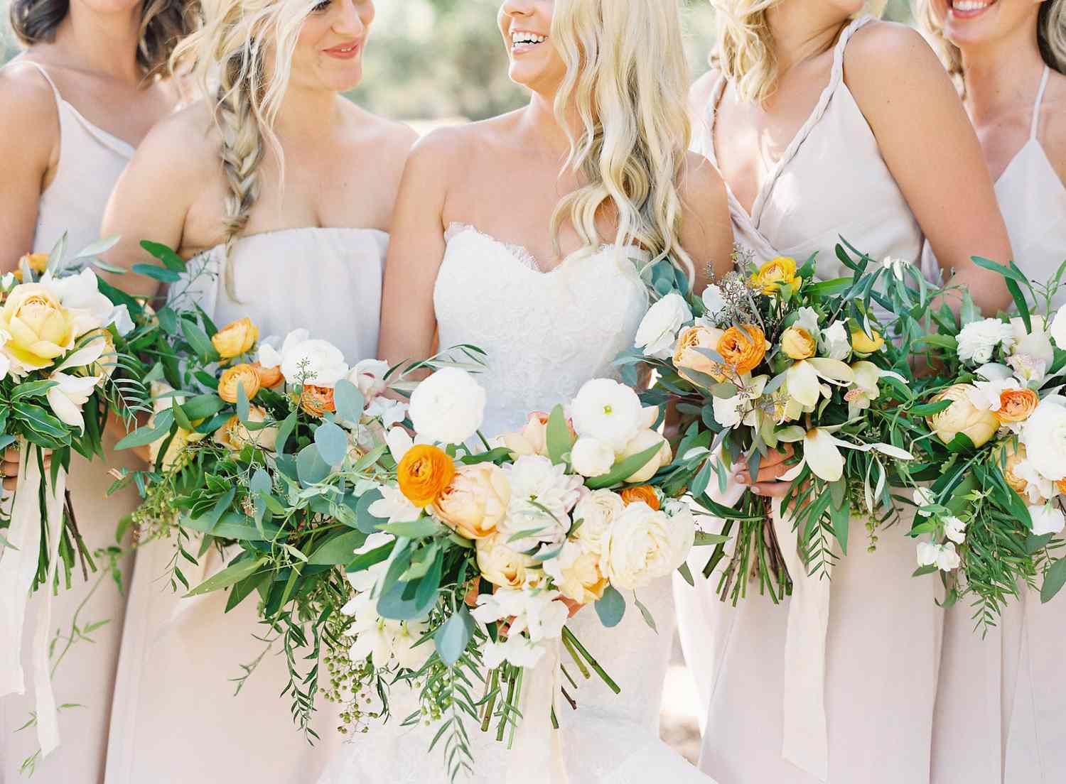 Do Bridesmaids Have to Carry Bouquets? A Guide to Wedding Accessories