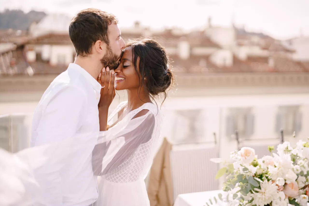 Romantic Groom and Bride Poses to Capture Your Love Story