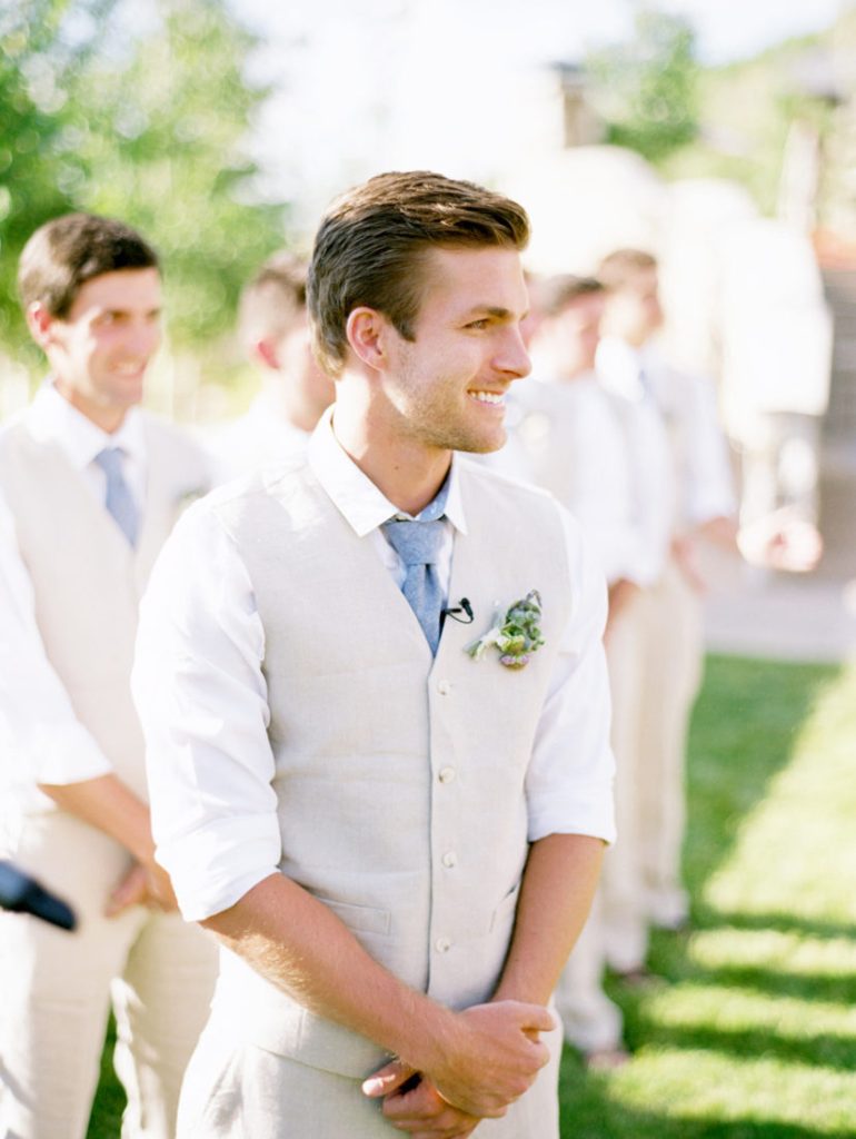 Casual Groomsmen Attire Ideas: Comfort Meets Wedding Style