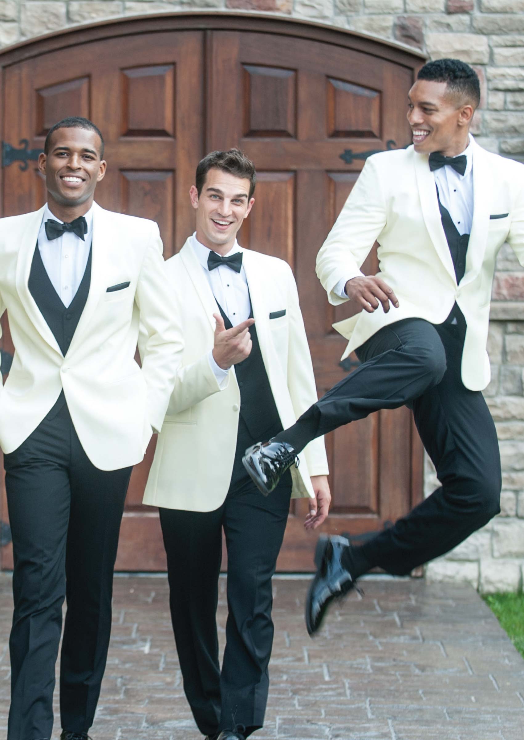 Groom Style Guide: How to Choose Relaxed Groom Outfits