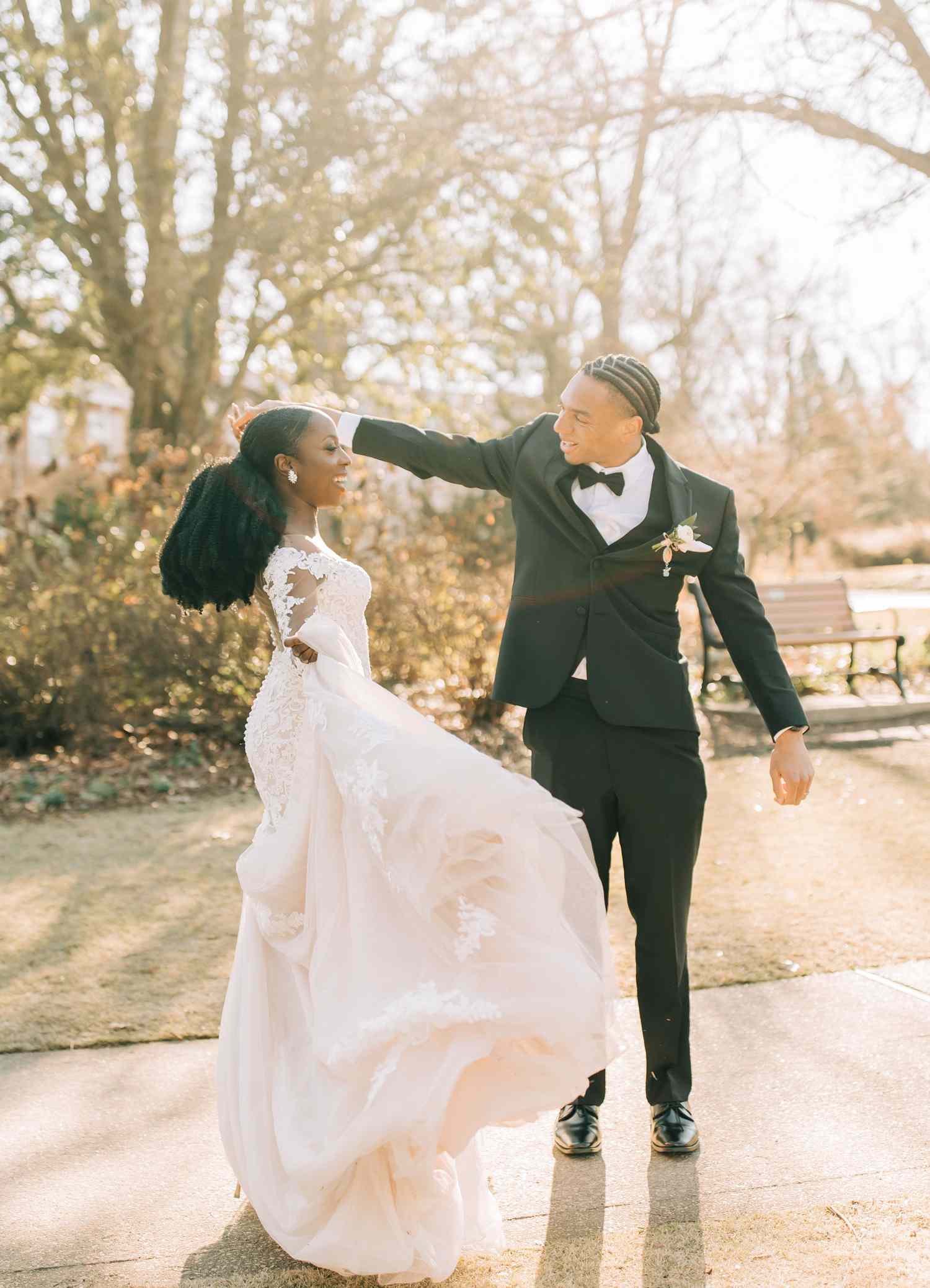 Poses Bride and Groom: Creative Ideas for Your Big Day