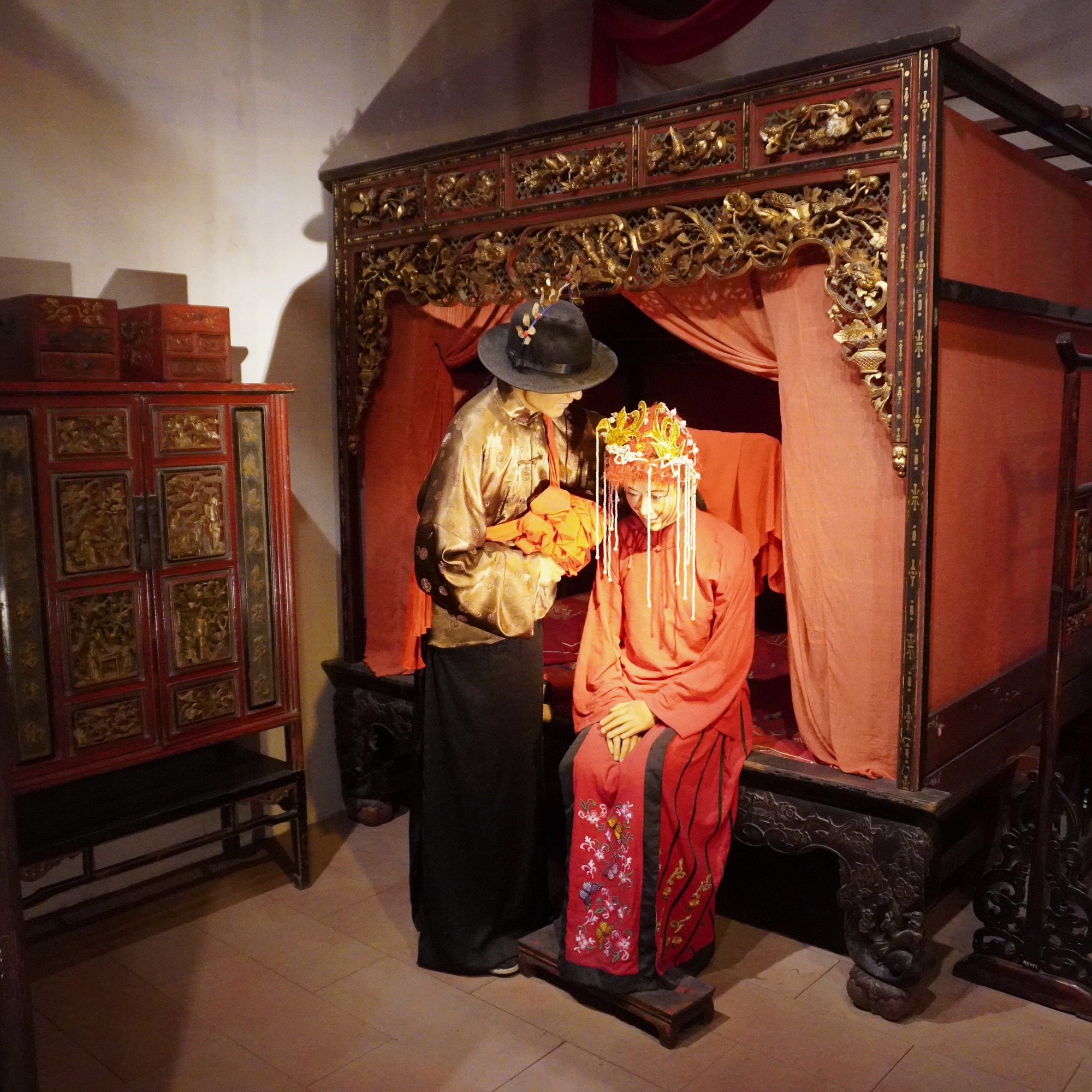 Chinese wedding bed history: Discover the traditional customs and stories behind it