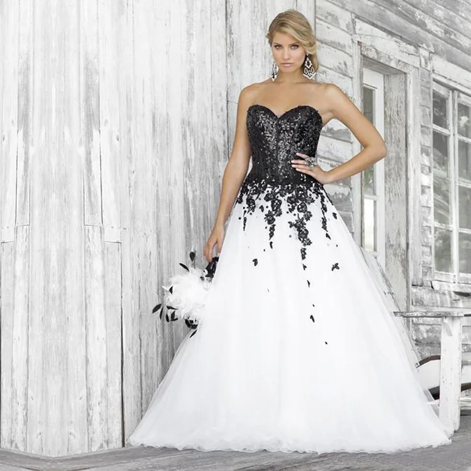 Black and White Lace Wedding Gown: Find Your Dream Dress Today!