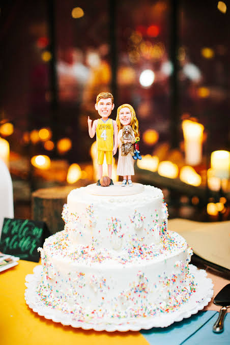 Bride and Groom Wedding Cake Toppers (Cute and Creative Ideas for Your Cake)