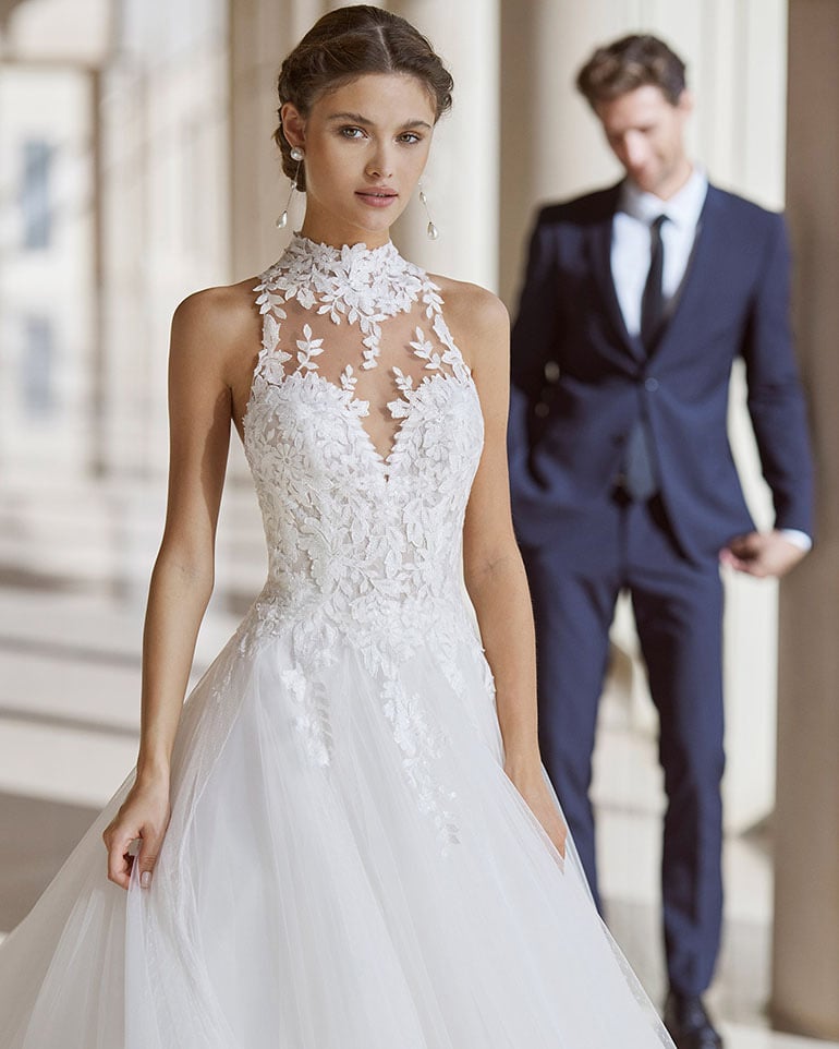 Rosa Clara Wedding Gown Price:  Is It Worth the Investment? (Heres What Brides Need to Know for Wedding)