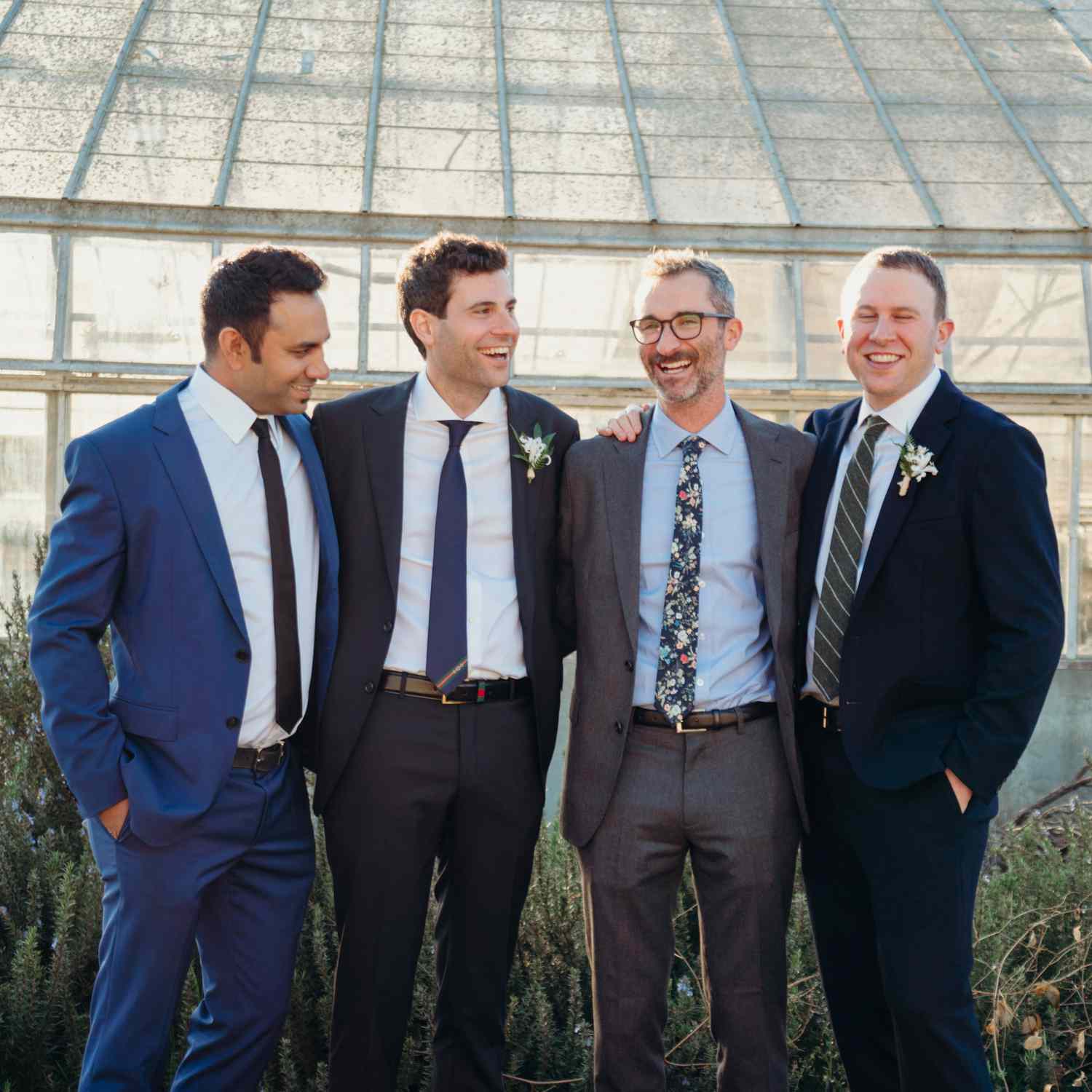 Mismatched Groomsmen Outfits: Trendy Ideas for Your Wedding