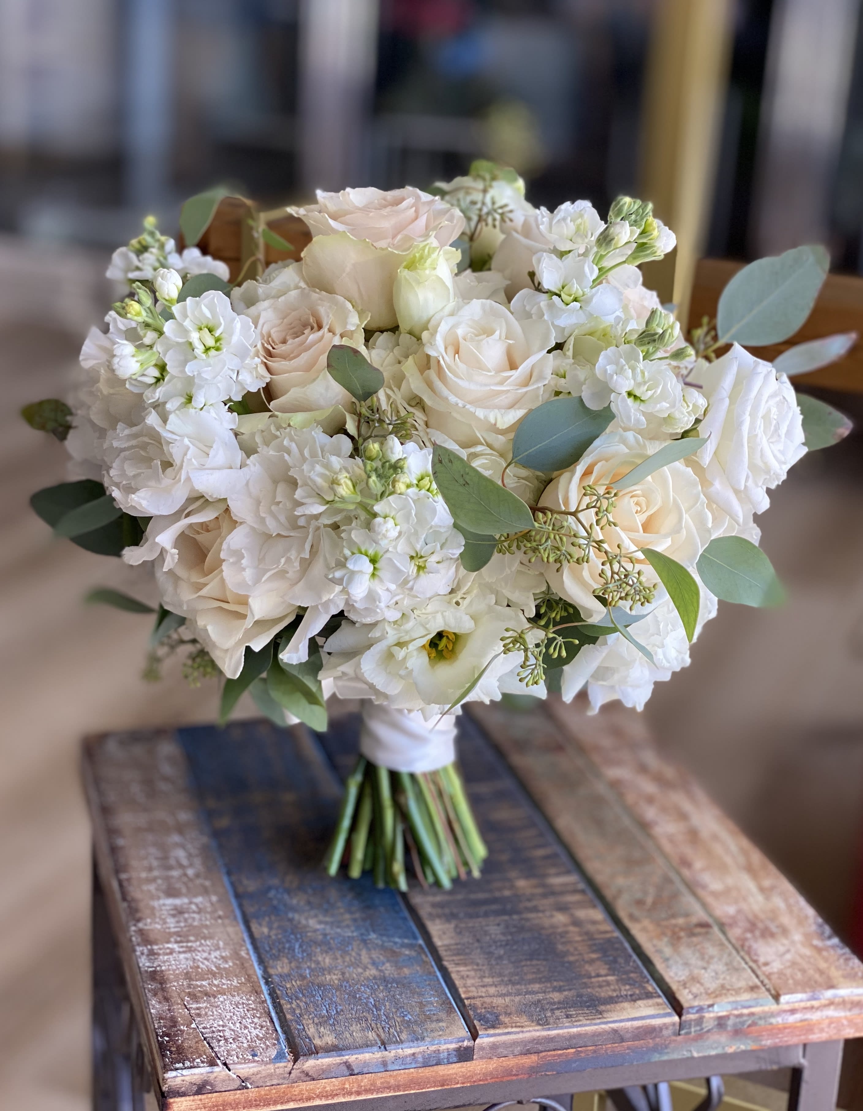 Wedding Flowers 101: Do Bridesmaids Need Bouquets?