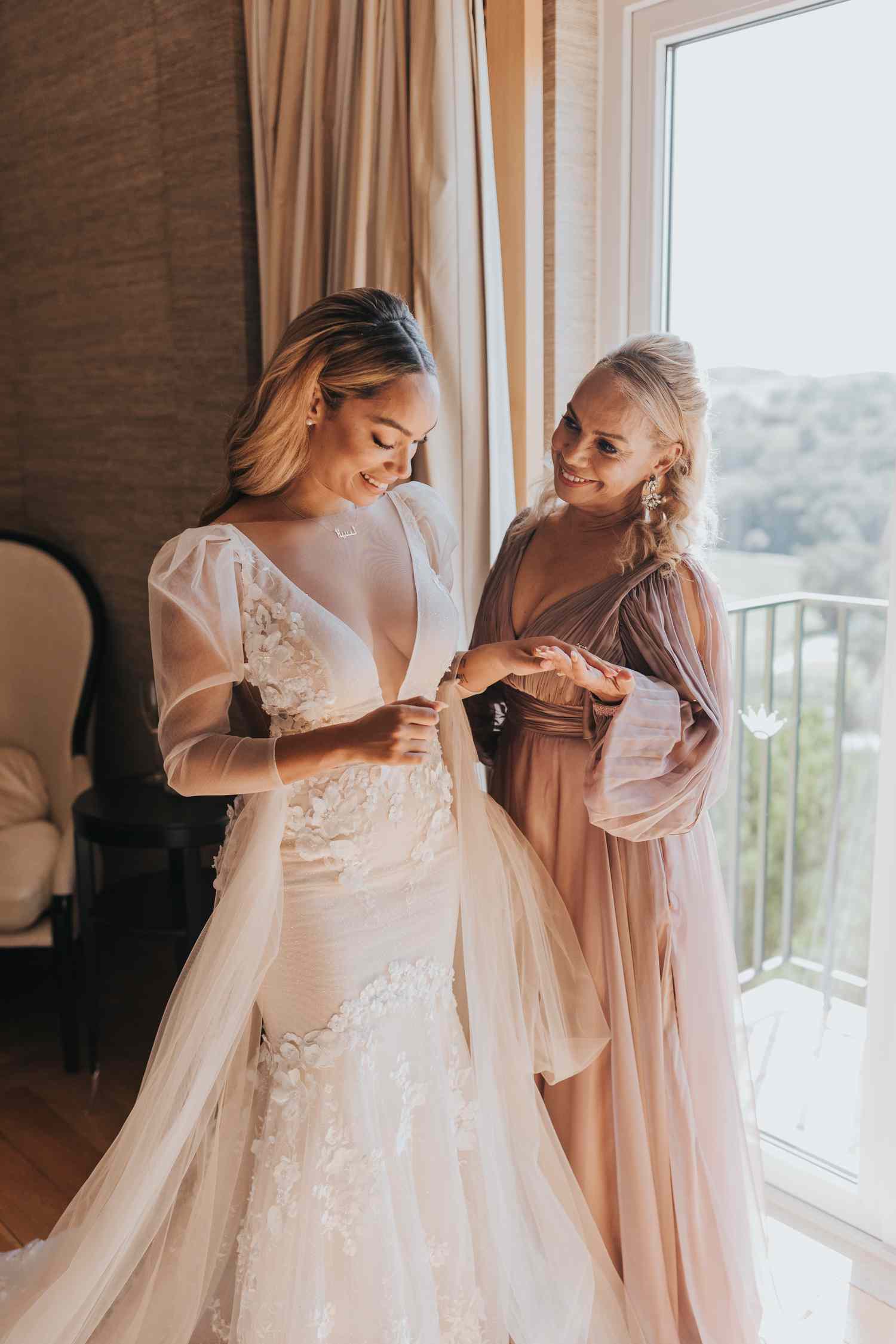 Modest Mother of the Bride Dresses: Find Your Perfect Look!