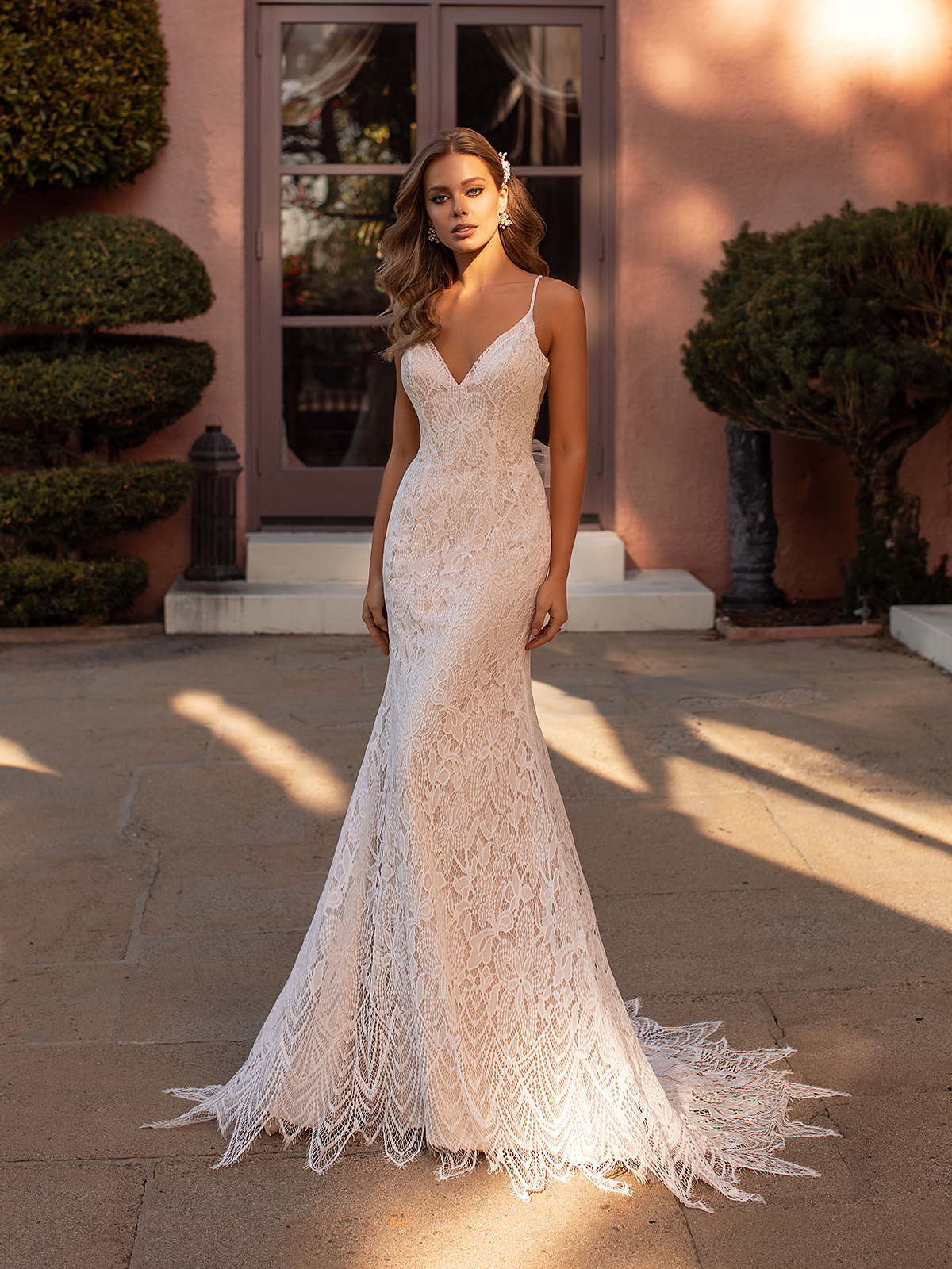 Affordable Lace Wedding Gown With Long Train: Look Amazing! (Budget-Friendly Bridal Fashion Guide)