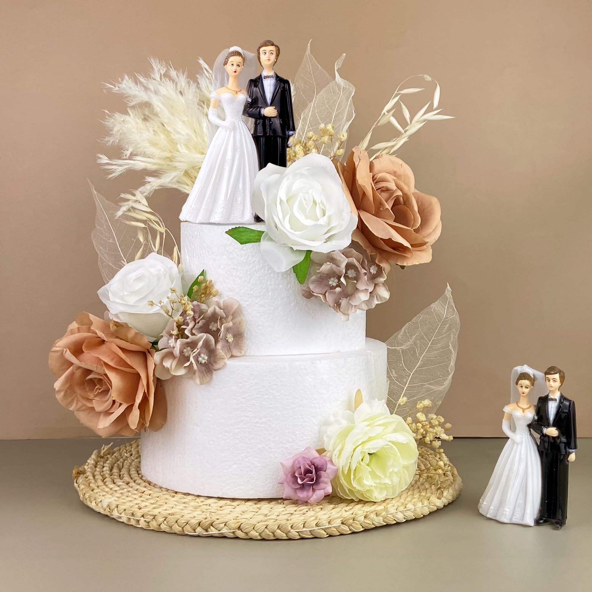 Unique Bride and Groom Cake Toppers for Your Special Day