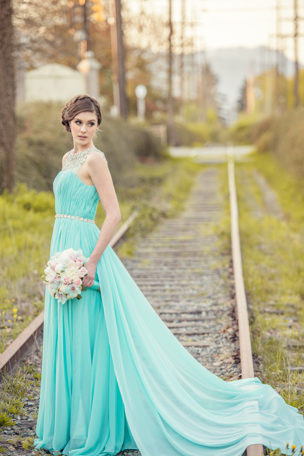 Wedding Dresses With Tiffany Blue: Where to Find Them and What to Look For