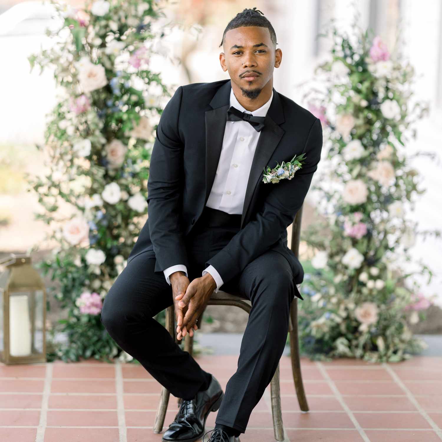 Groom in Bow Tie: How to Choose the Perfect Style for Your Wedding?