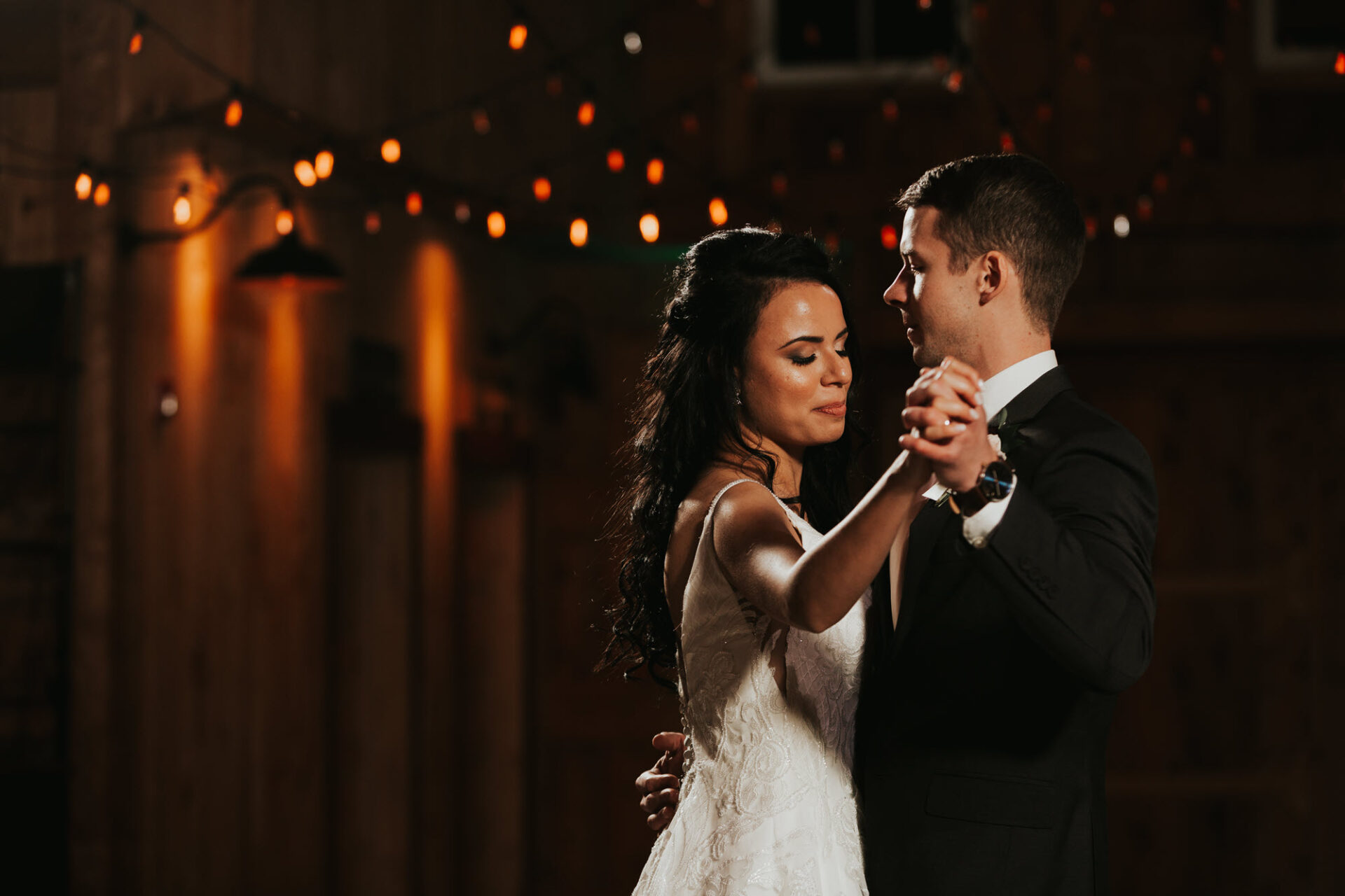 Best Bride and Groom Dance Songs: Create a Romantic Atmosphere Now!