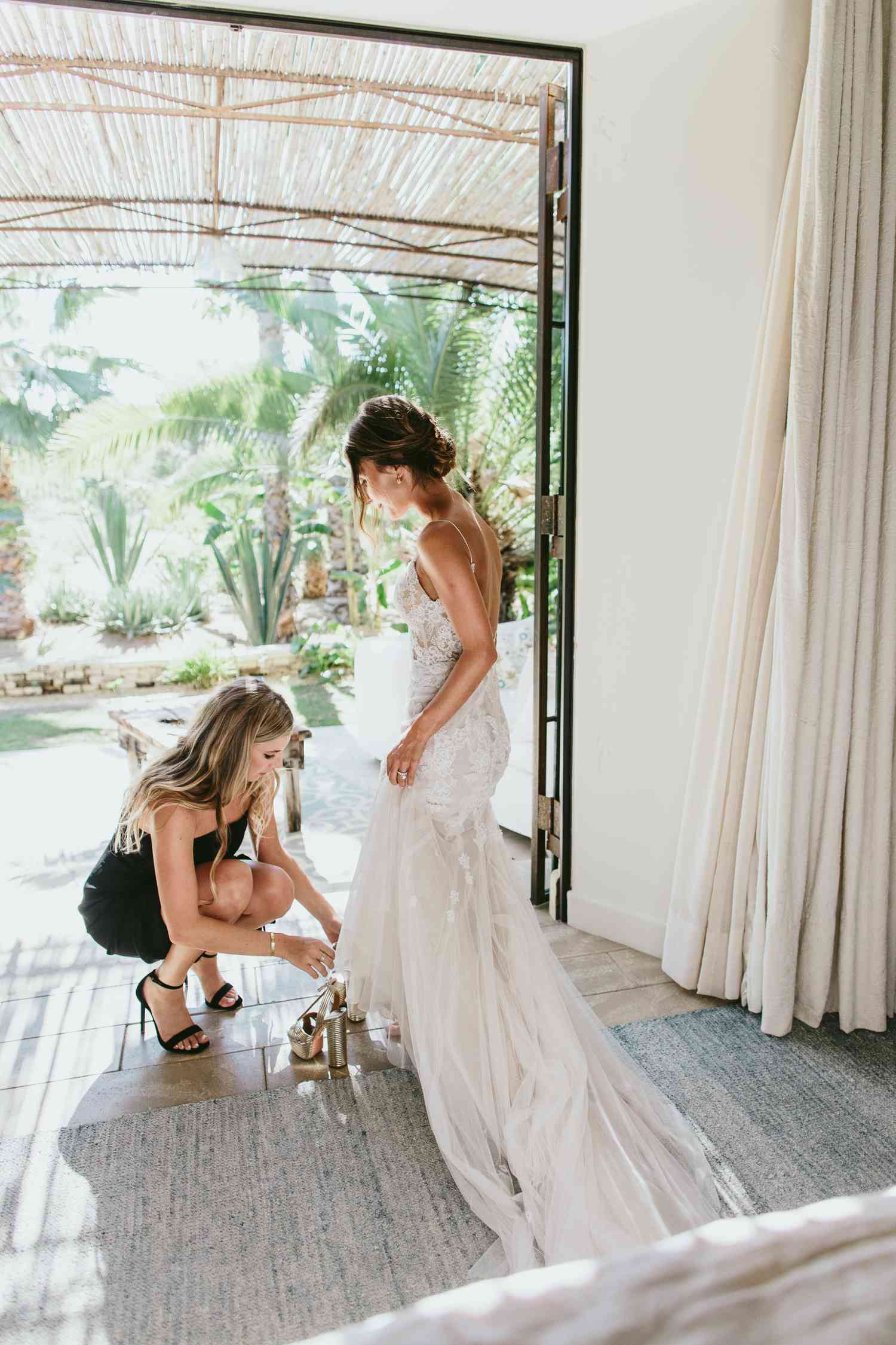 Best Bride Getting Ready Photos and Moments Ever