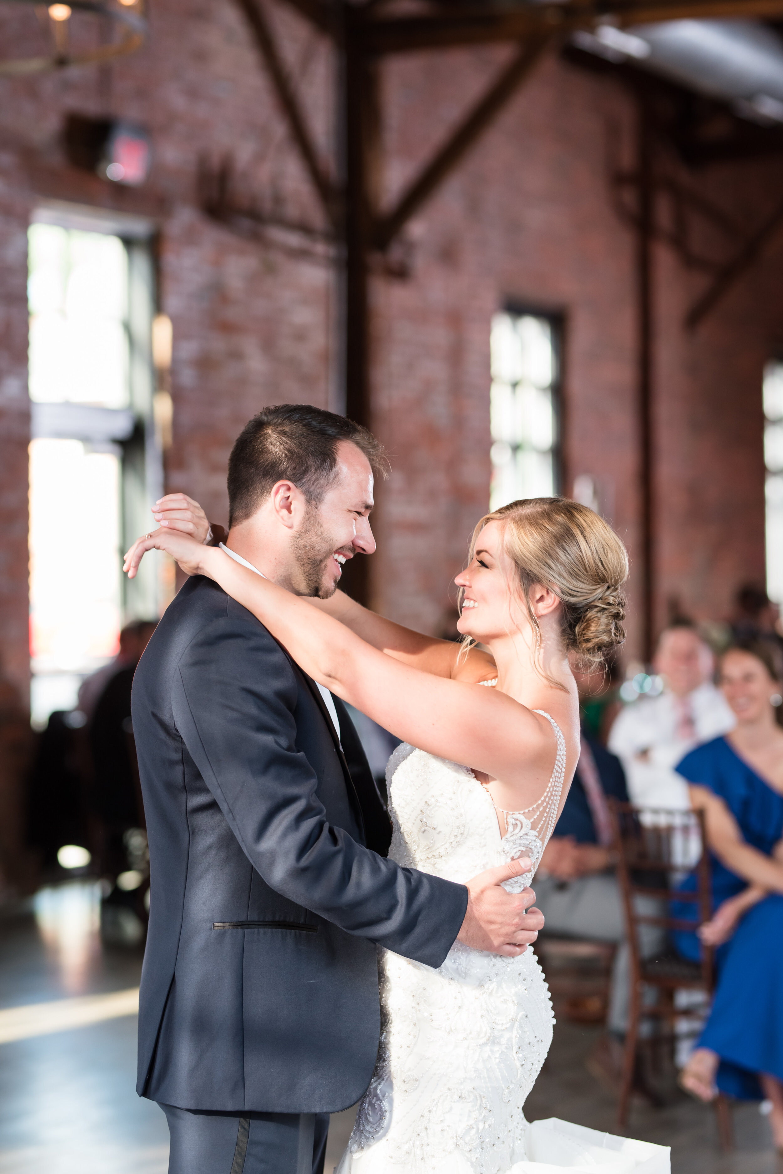 Groom Wedding Song: Find the Right One for Your First Dance