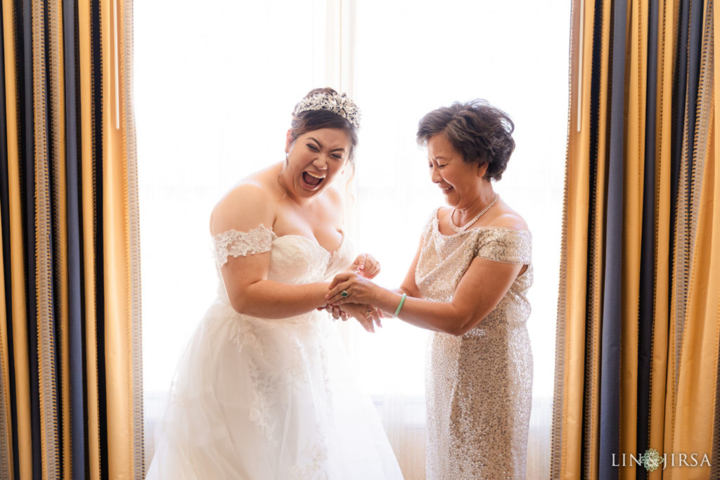 Capturing Wedding Photos Bride Getting Ready: A Simple Guide