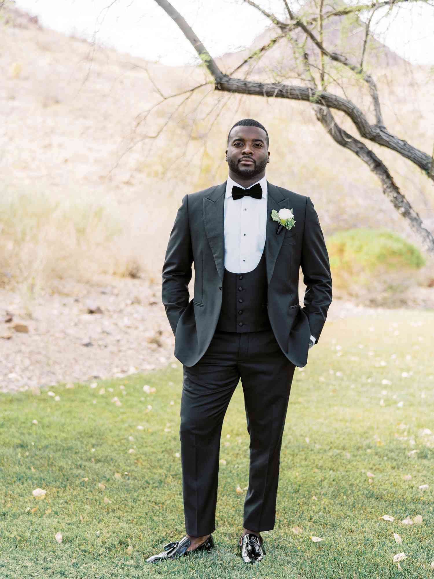 Stylish Groom Photos Wedding: Trendy Looks and Ideas