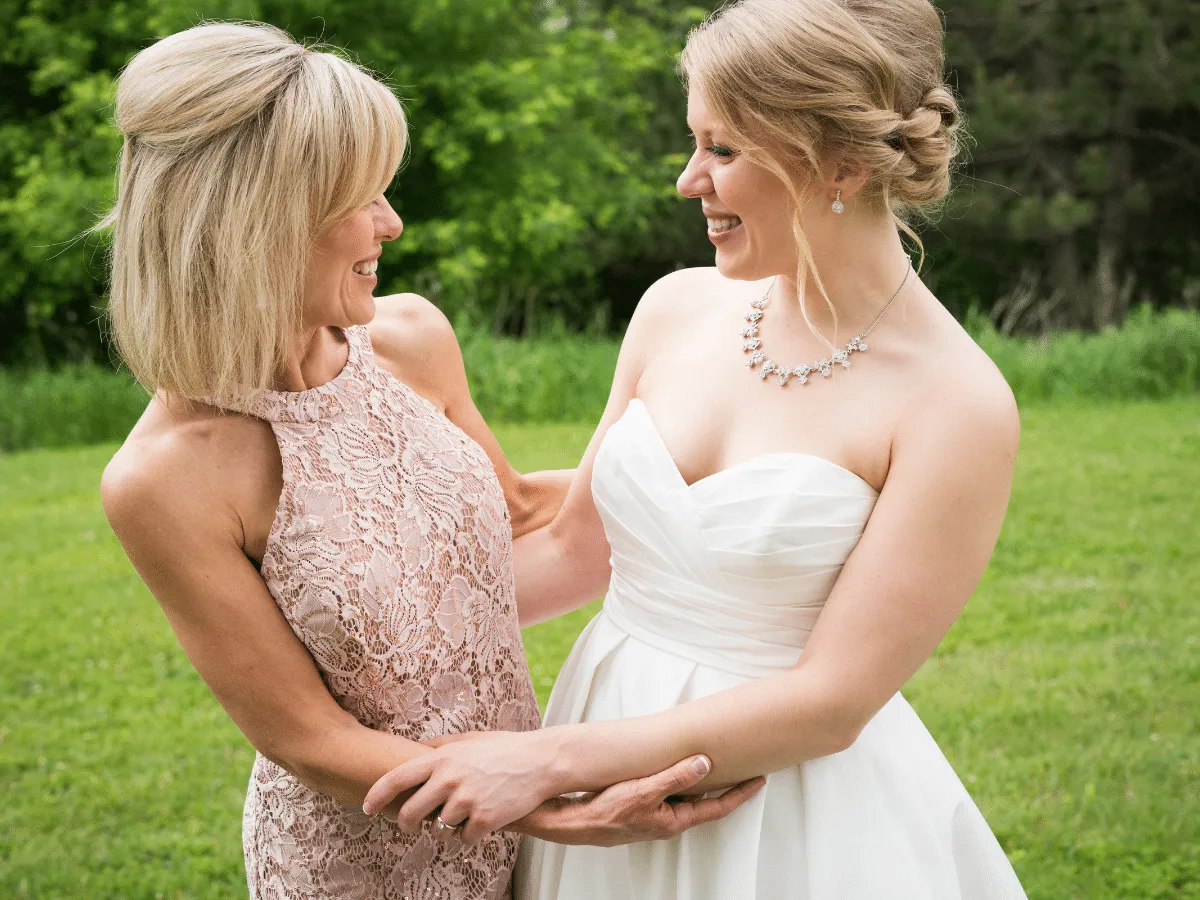 Affordable and Chic Lace Mother of the Bride Dress Ideas