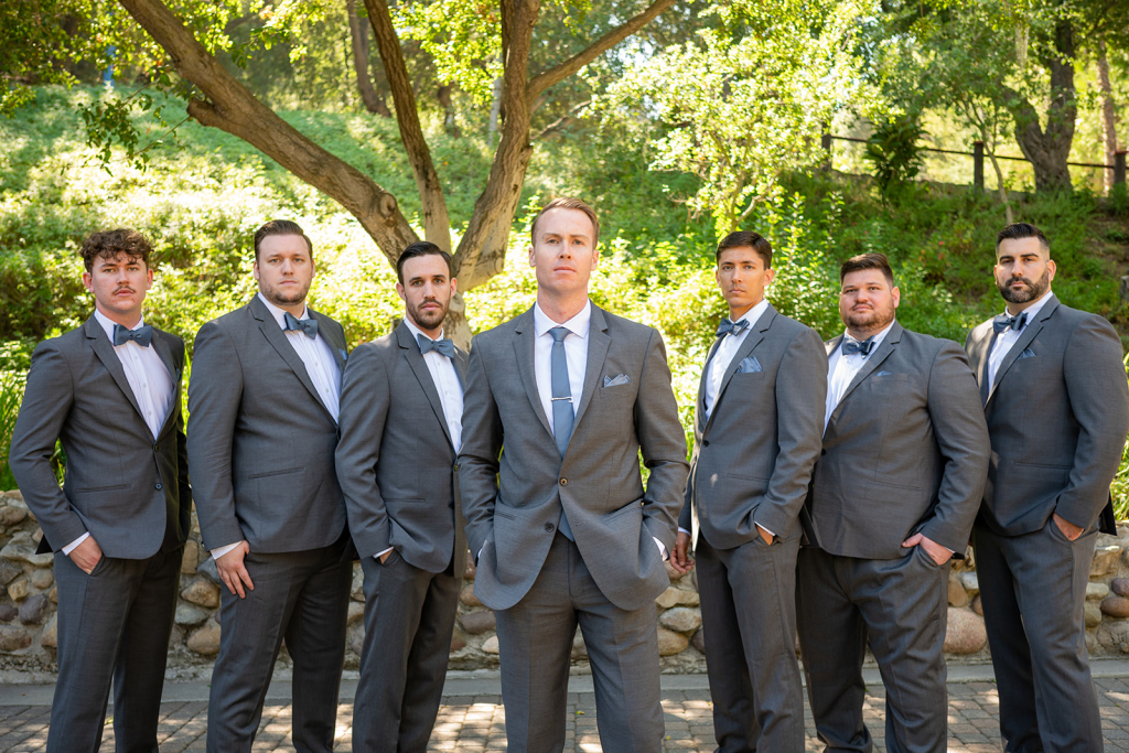 Groomsmen Poses: Making Your Wedding Photos Look Amazing (Tips From the Pros)