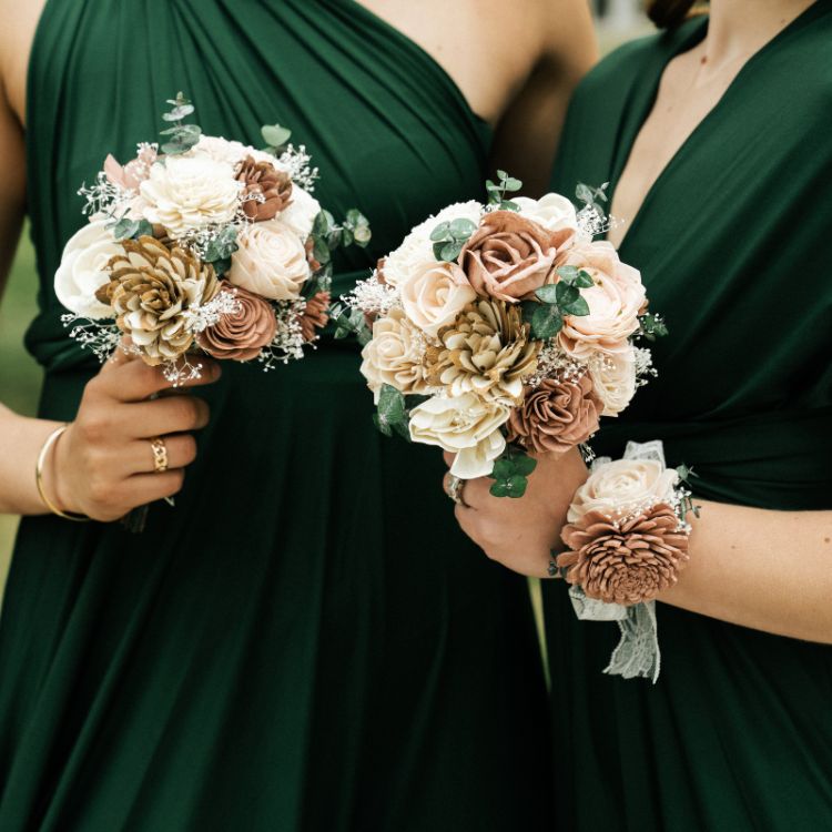 Choosing the Perfect Bridesmaid Bouquet Green for Your Wedding