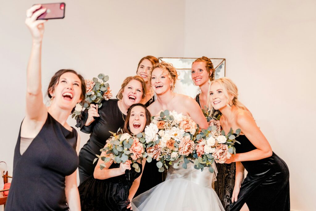 No Bridesmaids? Relax, Heres How to Plan Your Wedding!