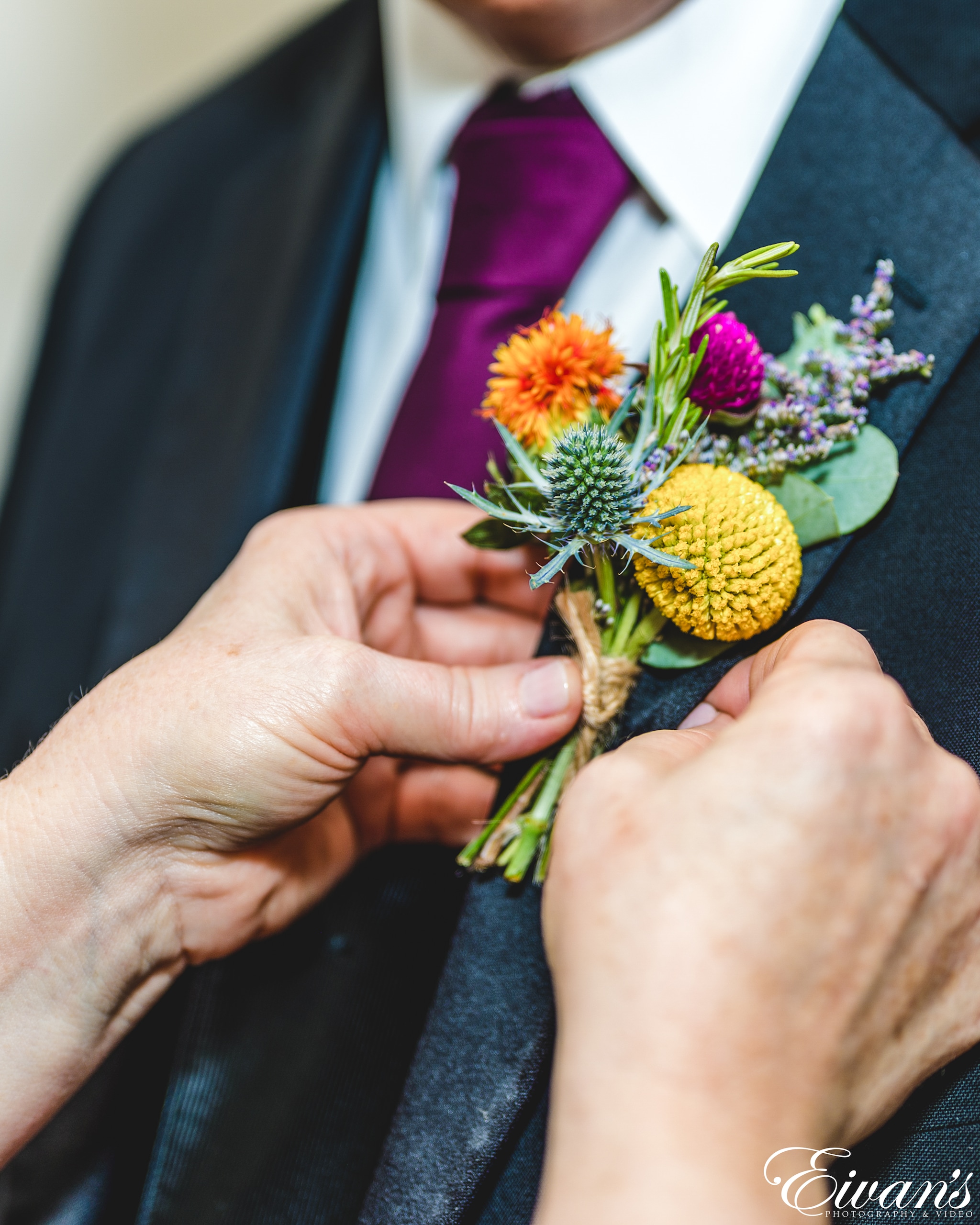 Groomsmen Boutonniere: Choosing the Perfect One for Your Guys