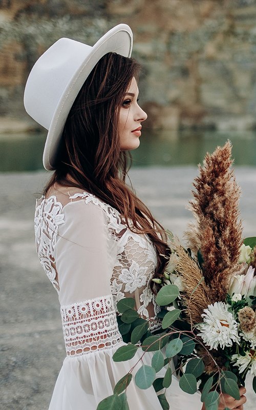 Classic mother of the bride hats (Timeless styles that will make you look stunning)