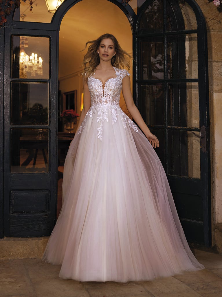 Peach Color Wedding Gown: Find Your Perfect Fit!