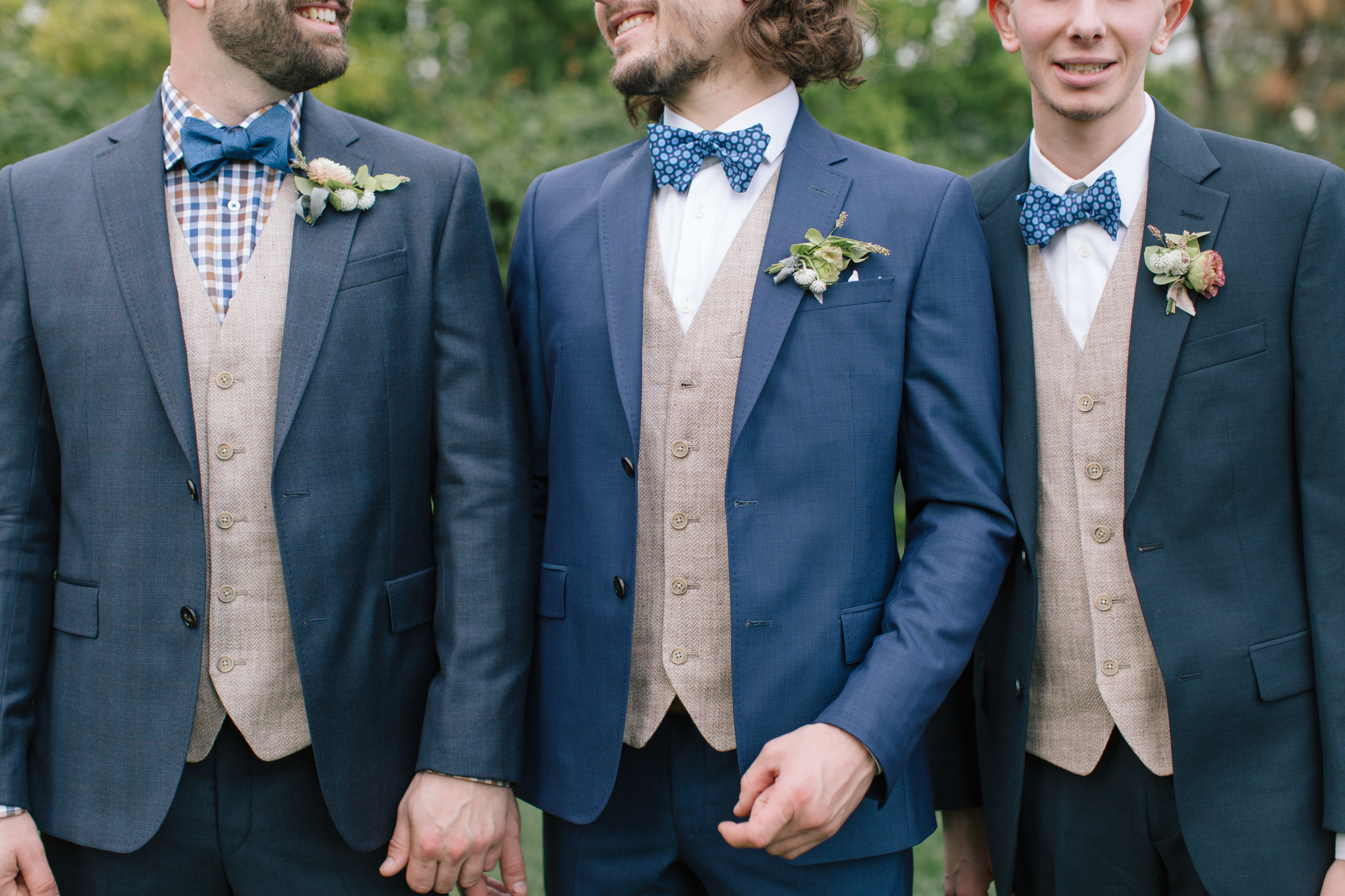 Groom tuxedo blue how to choose? Follow these simple tips to find the perfect one for your wedding!