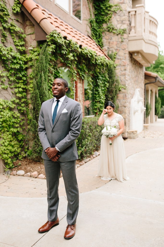 Dressing Your Best: A Guide to Choosing Summer Wedding Groom Attire!