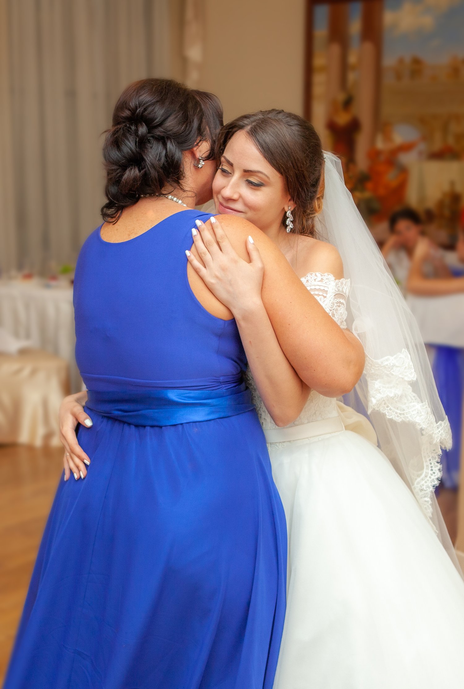 Best Bride Mother Dance Songs for a Touching Wedding Moment