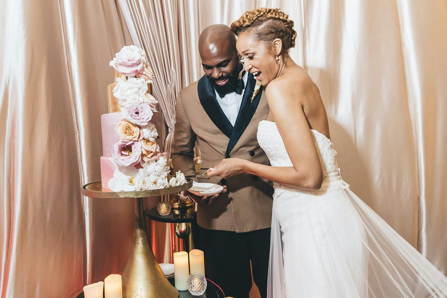 Wedding cake with bride and groom: Classic and unique ideas to inspire you to plan your own.