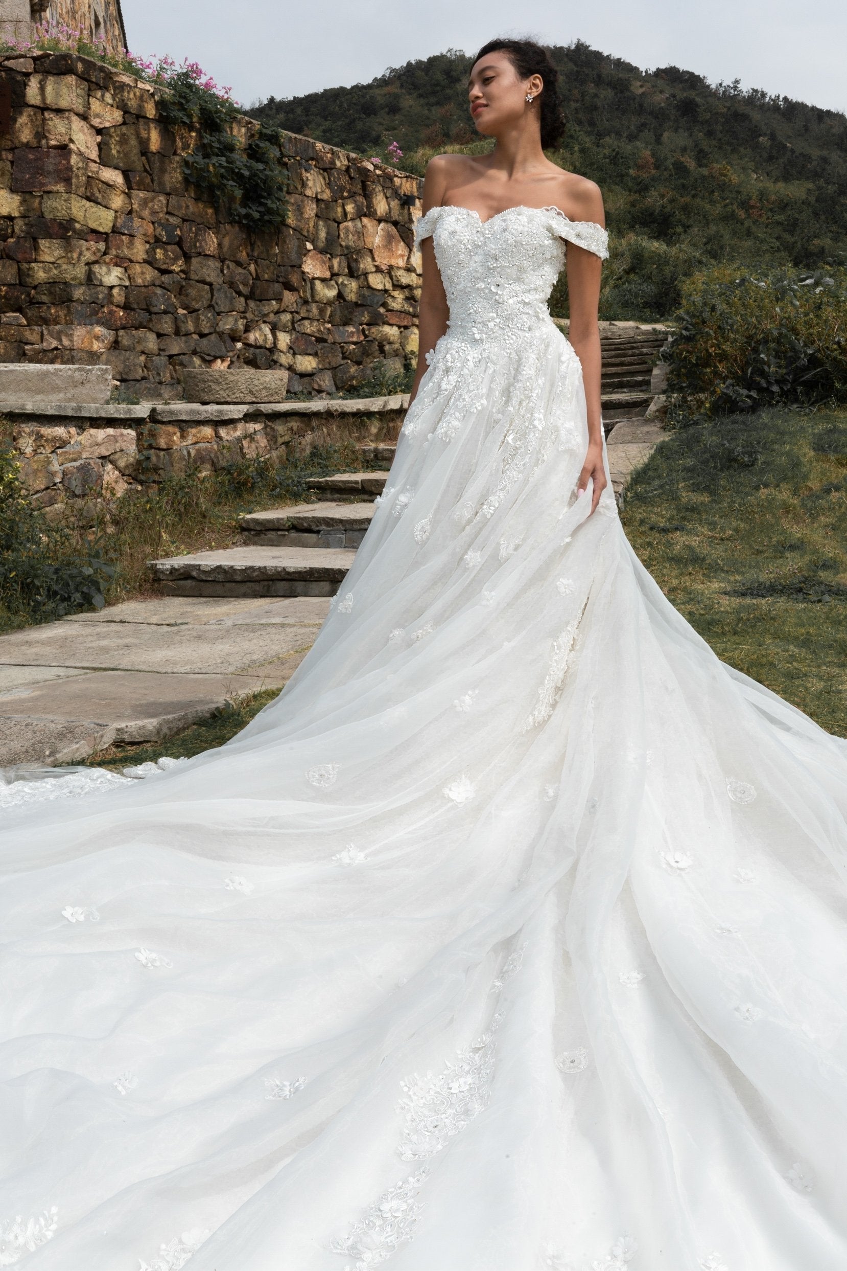 Where to Buy a Princess Wedding Dress with Long Train: Shop Our Gorgeous Collection and Find Your Perfect Fit!