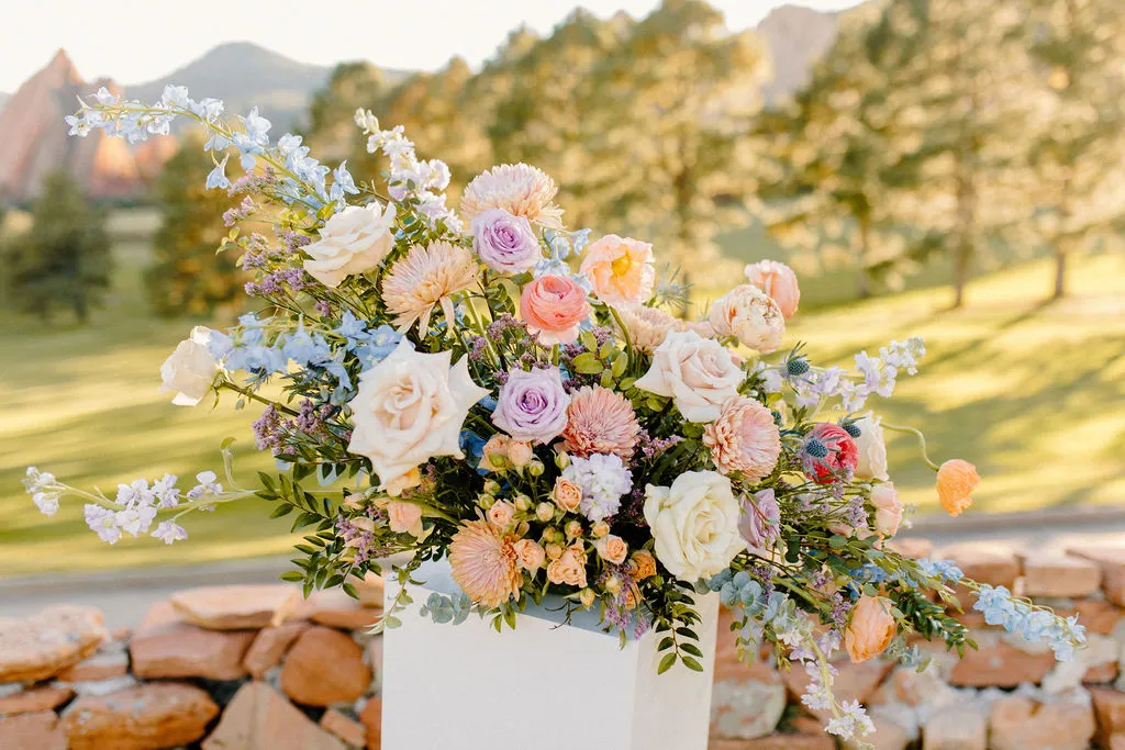 Picking a Wedding Flower For The Groom? This Guide Will Help You Decide