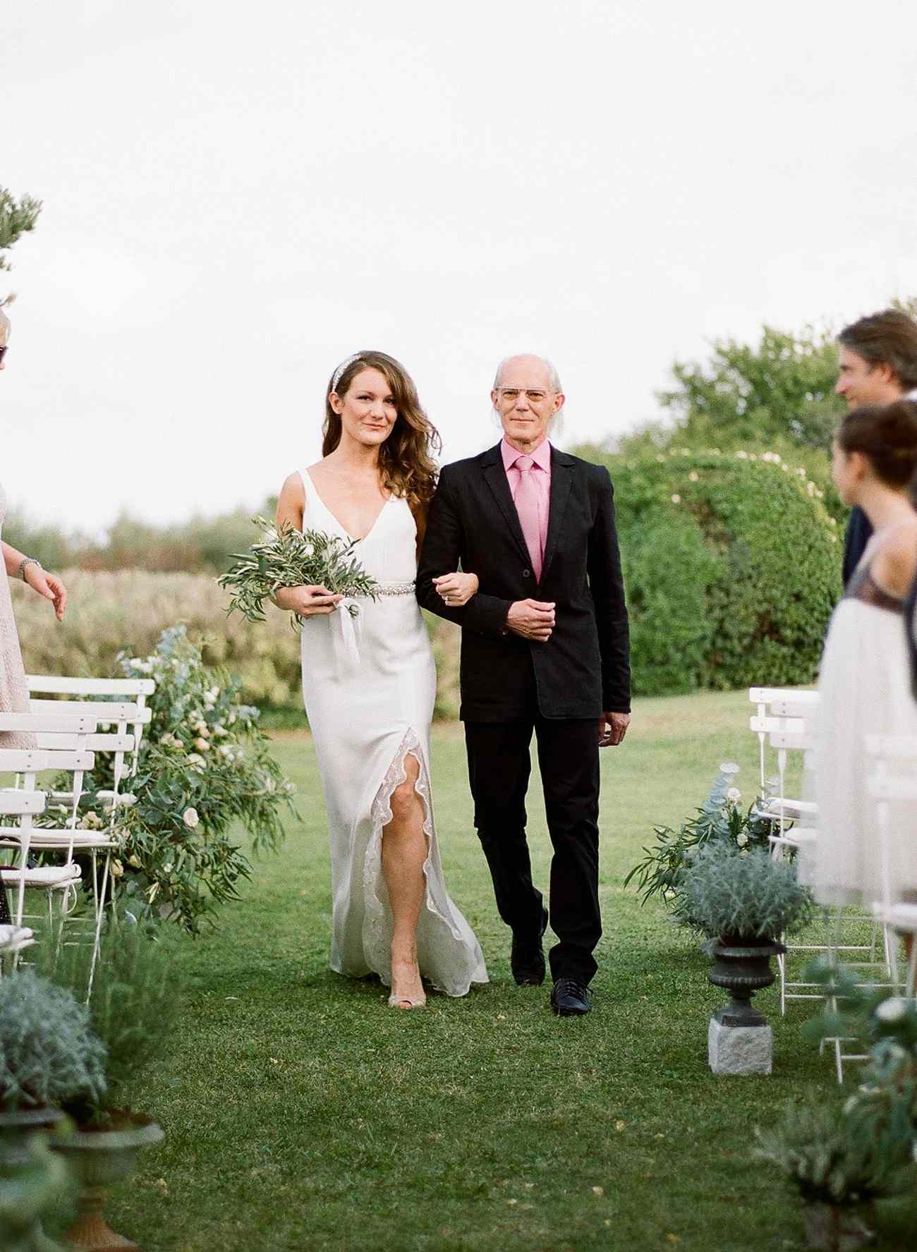 Whats a Good Father of the Bride Wedding Dress? Check Out These Easy and Stylish Options!