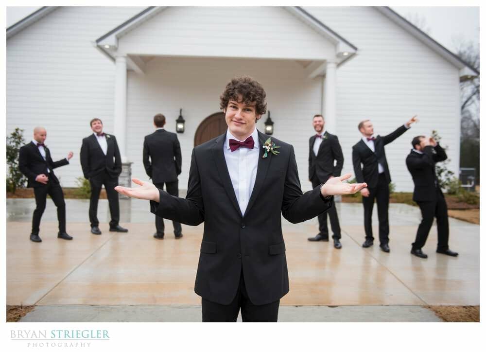 Awesome Groomsmen Quotes: Tips to Help You Write a Killer Toast!