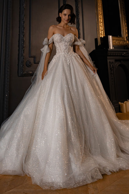 Stunning Ball Gown Wedding Dress Sweetheart Neckline: Shop the Best Styles